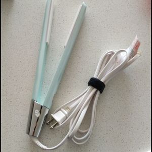 T3 hair straightener